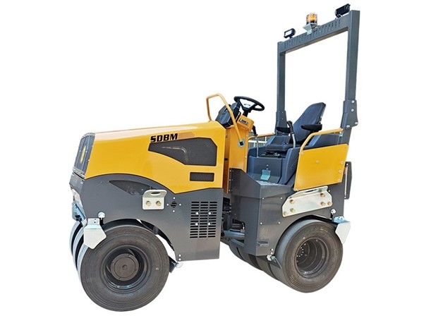 奔馬5噸小型座駕雙膠輪壓路機(jī)BM5000DQ 奔馬5噸小型座駕雙膠輪壓路機(jī)BM5000DQ